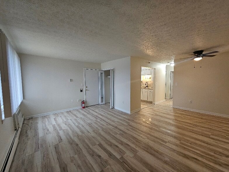 Building Photo - 1851 W 13 Mile Rd