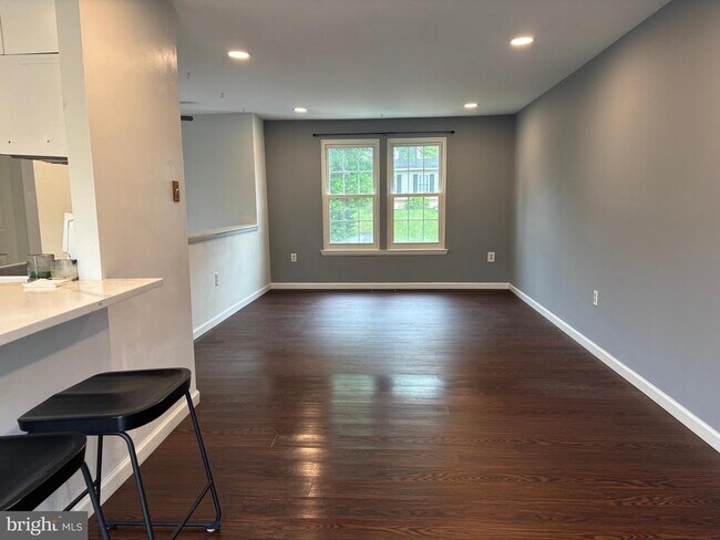 Building Photo - 25936 Largo Ct