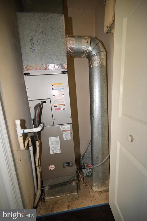 Building Photo - 2103 Tanglewood Dr