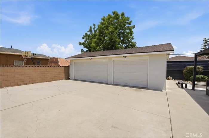 Building Photo - 17901 Martha Anne Dr