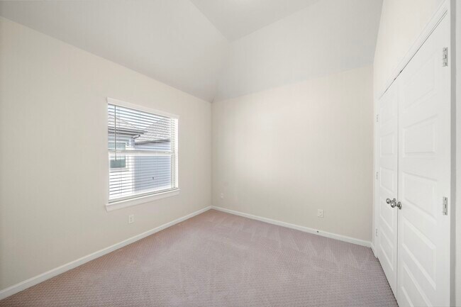 Building Photo - 4003 Centre Valley Ln