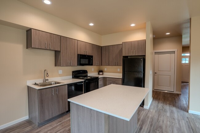 Building Photo - 5957 Joynak St S