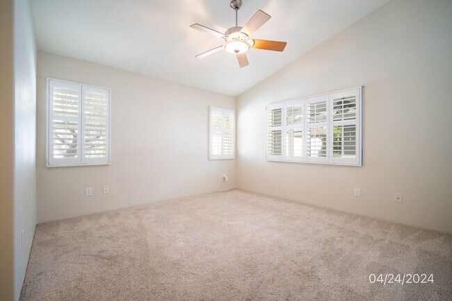 Building Photo - 3 BD/2 BA Home with Enclosed Garage in Ewa Beach (Pets ok)