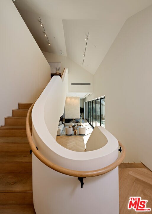 Building Photo - 3699 Alta Mesa Dr