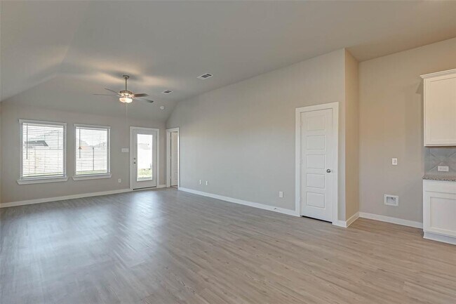 Building Photo - 8154 Royal Breeze Dr