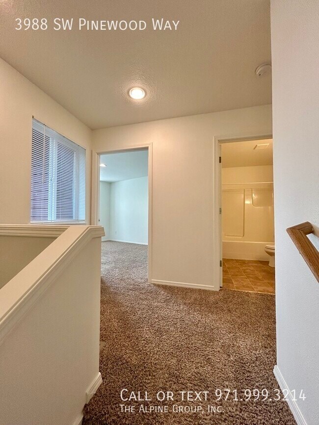 Building Photo - 3988 SW Pinewood Way