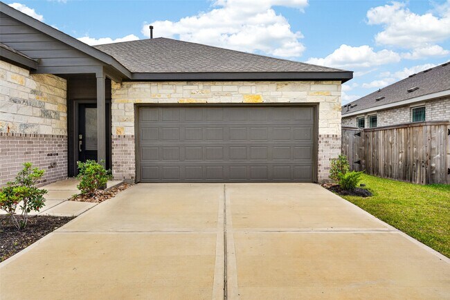 Building Photo - 28622 Great Saddle Trl