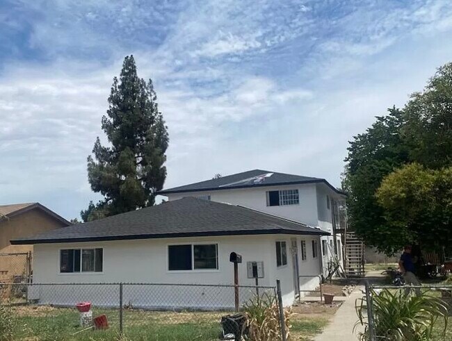 Building Photo - 2155 S Bardell Ave