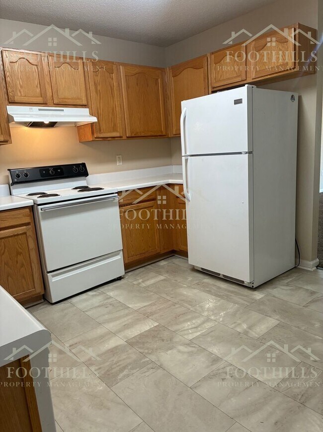 Building Photo - 101 Heatherbrook Ct