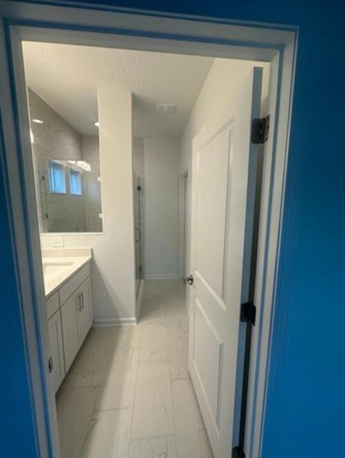 Building Photo - 572 Silver Landing Dr