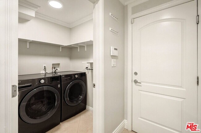 Building Photo - 5217 Etiwanda Ave