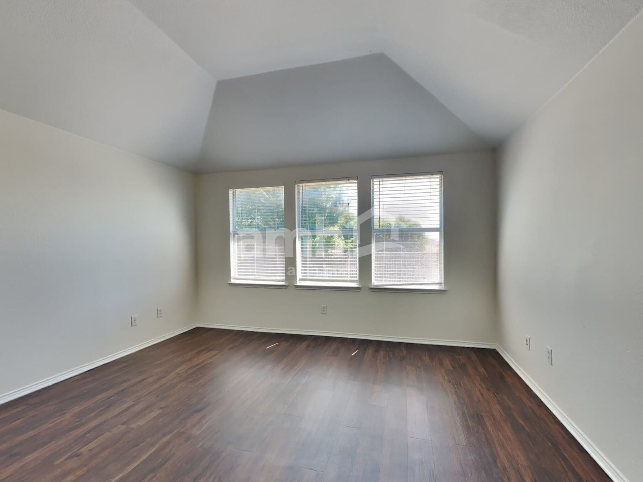 Building Photo - 12529 Patnoe Dr