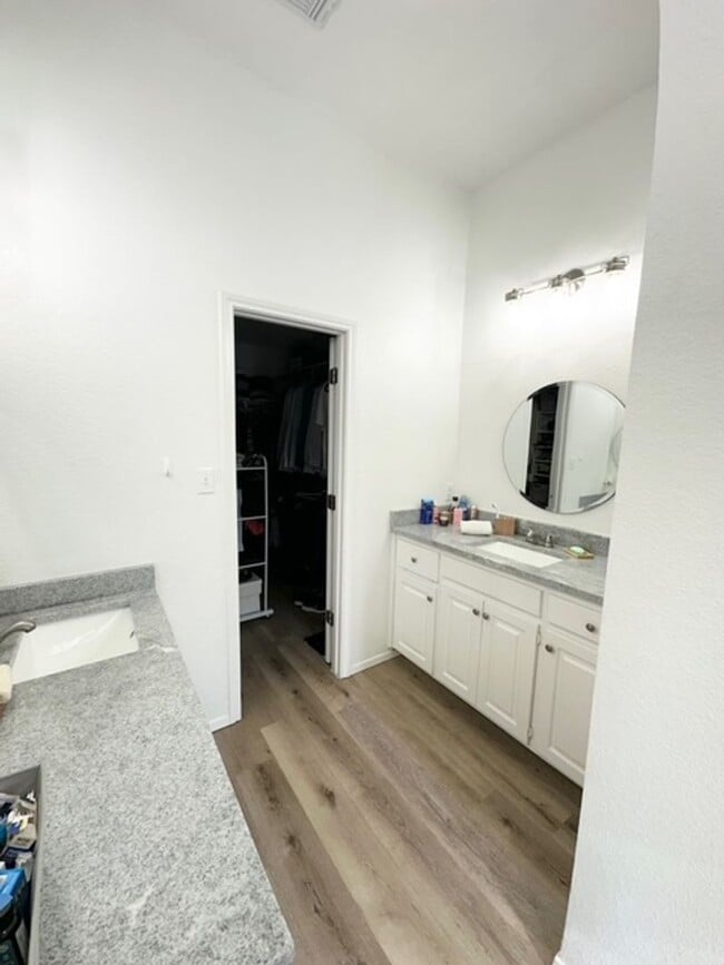 Building Photo - Gorgeous Home For Rent Available July 10th.