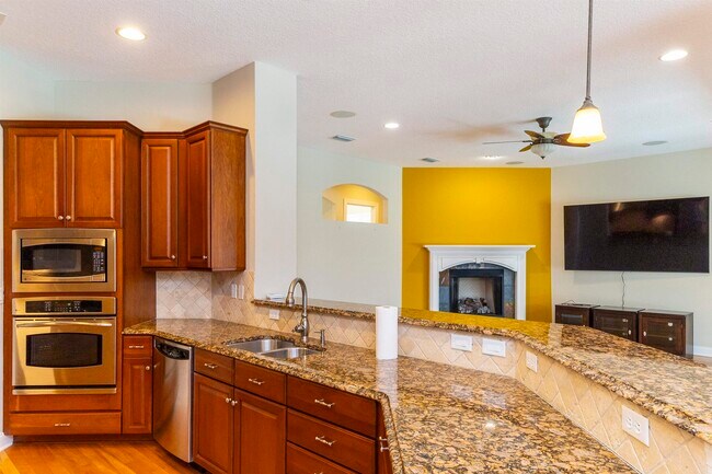 Building Photo - 425 Gallardo Cir