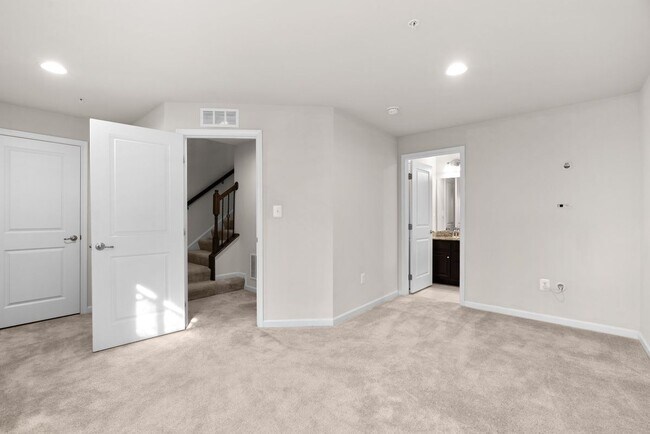Building Photo - 9408 Adelaide Ln