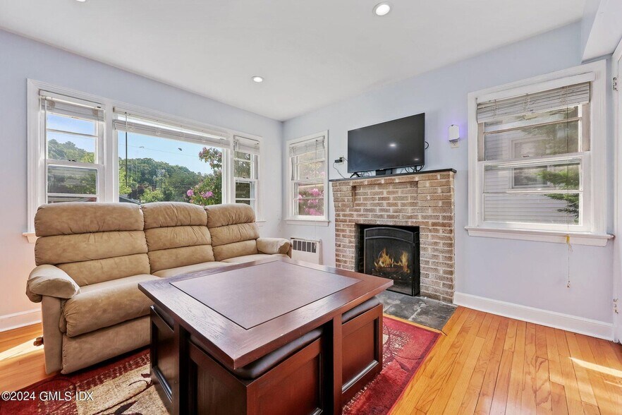 Building Photo - 10 Fletcher Ave