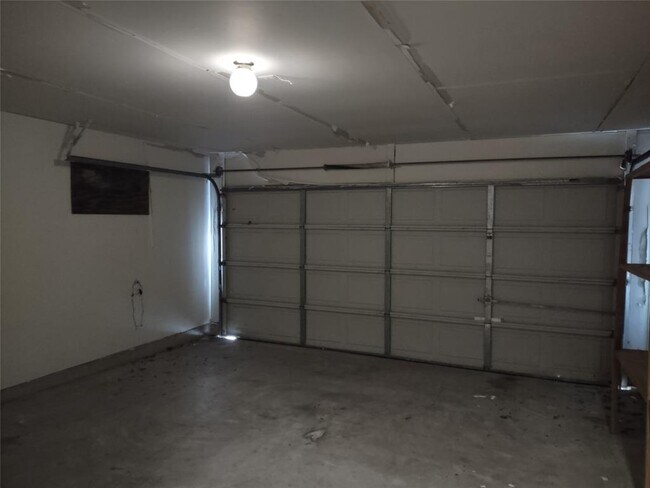 Building Photo - 8608 Devine Ln