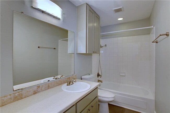 Building Photo - 2313 La Casa Dr