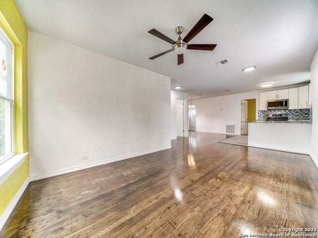 Building Photo - 210 Venice St