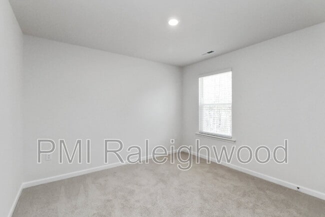 Building Photo - 258 Palm Dr