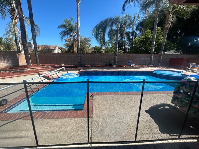 Building Photo - 41633 Whittier Ave