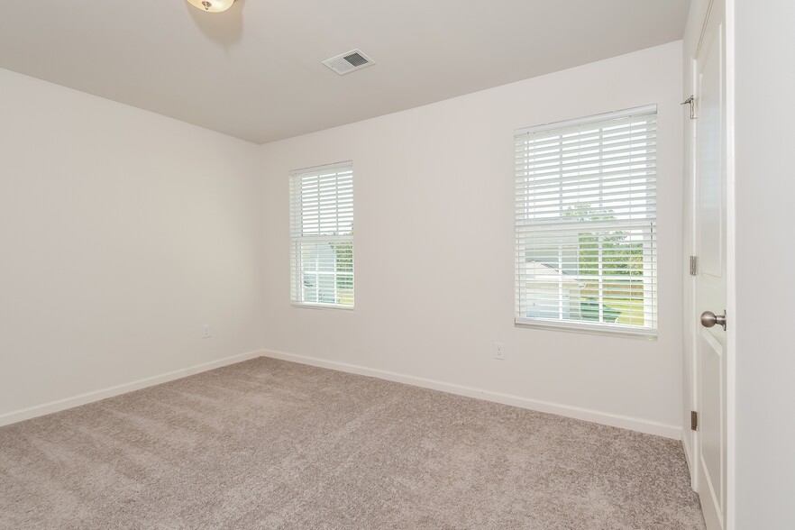 Building Photo - 101 Radford Ct