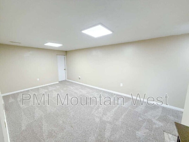 Building Photo - 678 S 650 W