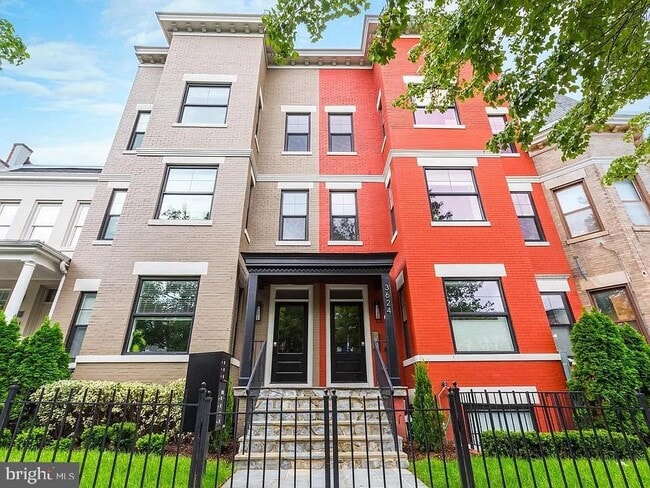 Building Photo - 3624 10th St NW