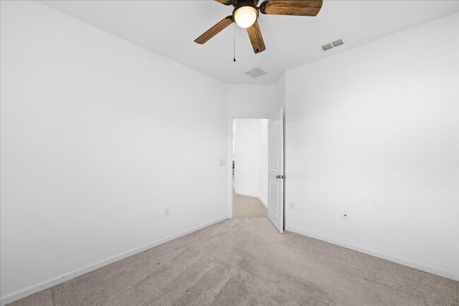 Building Photo - 100 Lake Sinclair St