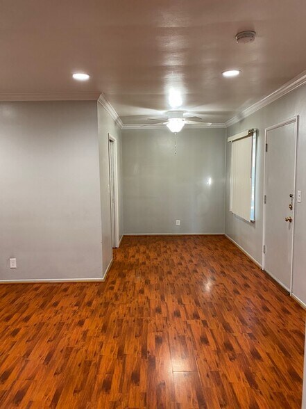 Building Photo - 515 Thompson Ave