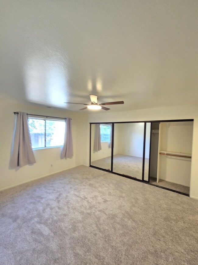 Building Photo - 1275 Alicia Cir