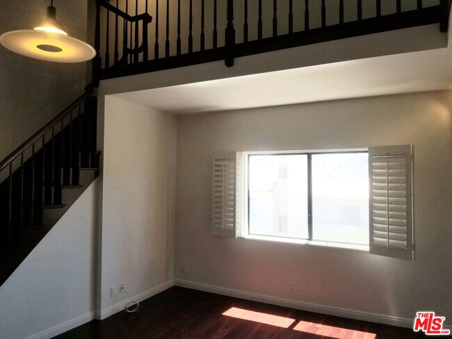 Building Photo - 10620 Eastborne Ave