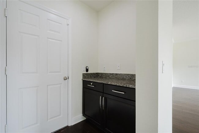 Building Photo - 9072 Overlook Pass Dr