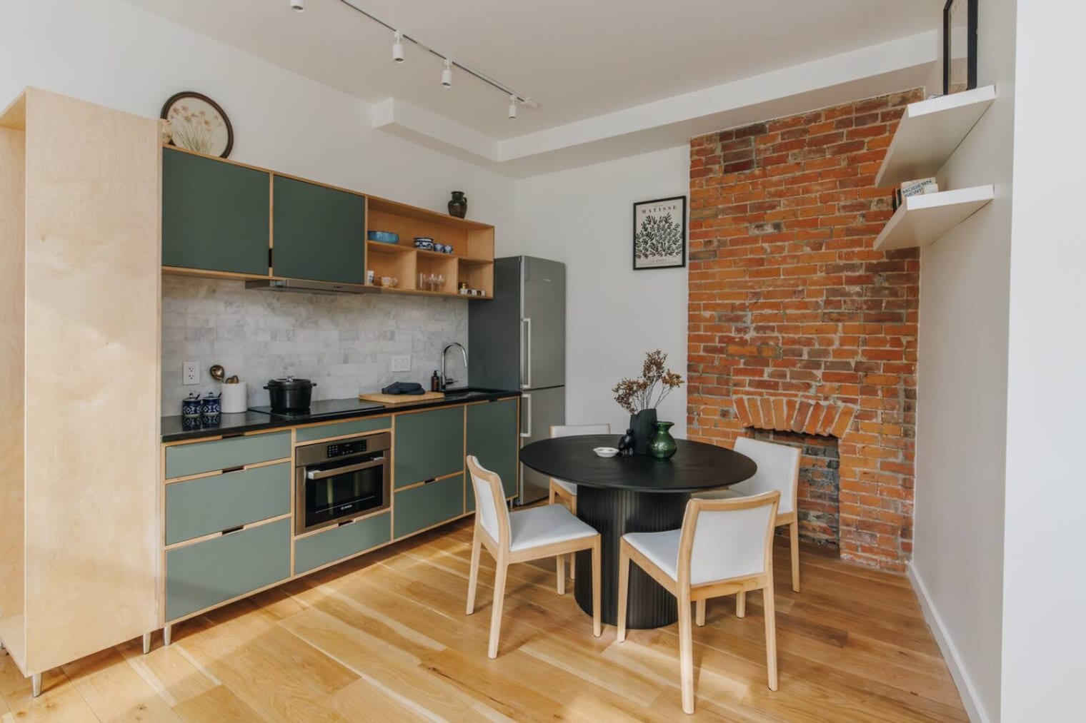 Building Photo - 1508 Pleasant St