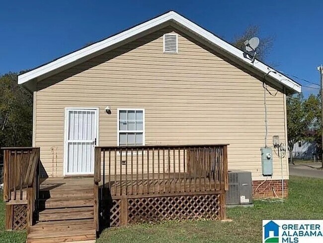 Building Photo - Charming 3BR House in Birmingham