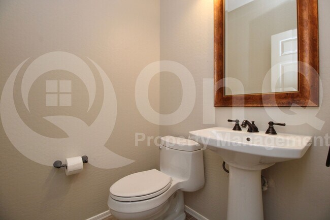 Building Photo - 2633 W Bisbee Way