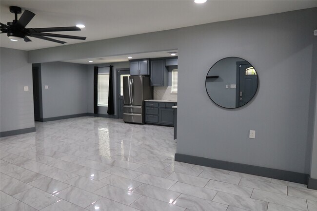 Building Photo - 13121 Unison Rd