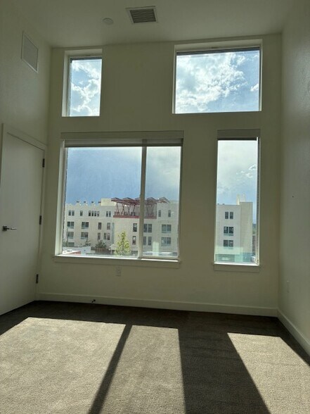 Building Photo - 1616 S Broadway