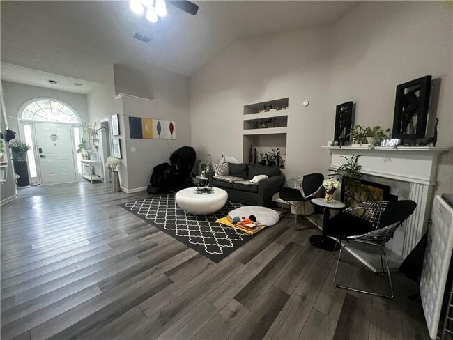 Building Photo - 130 Morning Glen Dr