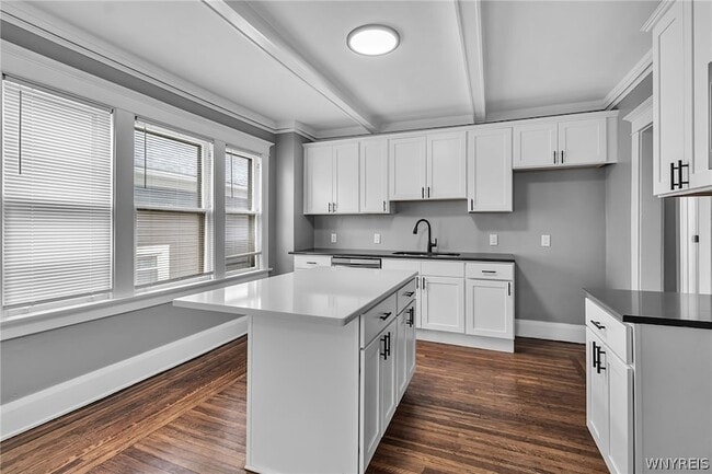 Building Photo - 49 Virgil Ave