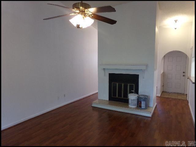 Building Photo - 301 Kings Row Dr