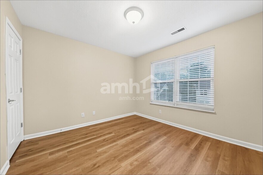 Building Photo - 1832 Silver Cloud Ln
