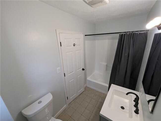 Building Photo - 61 Utton Ave