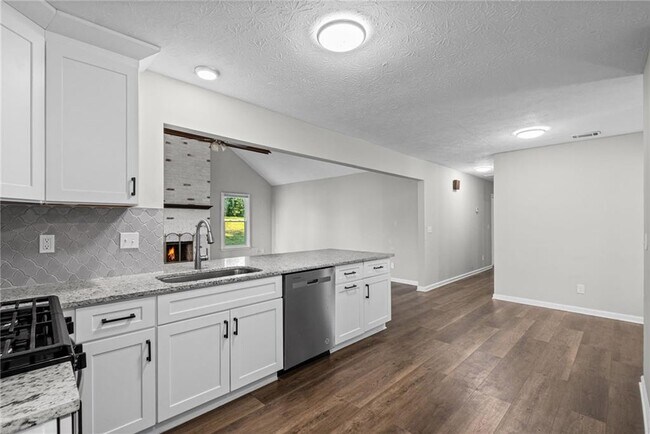 Building Photo - 1194 Meadow Oaks Dr NW