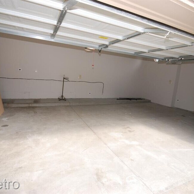 Building Photo - 5121 Parkgate Dr