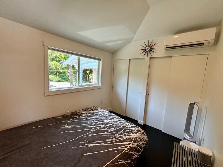 Building Photo - 110 Erie Ave