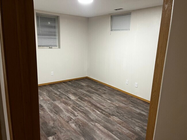 Downstairs Bedroom 13' X 10'' - 1800 S Grange Ave