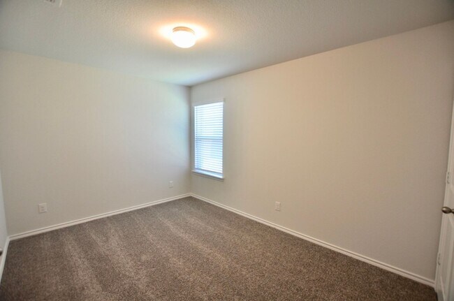 Building Photo - FOR LEASE! Super Nice 4 BR - 2 BA Brick Ho...