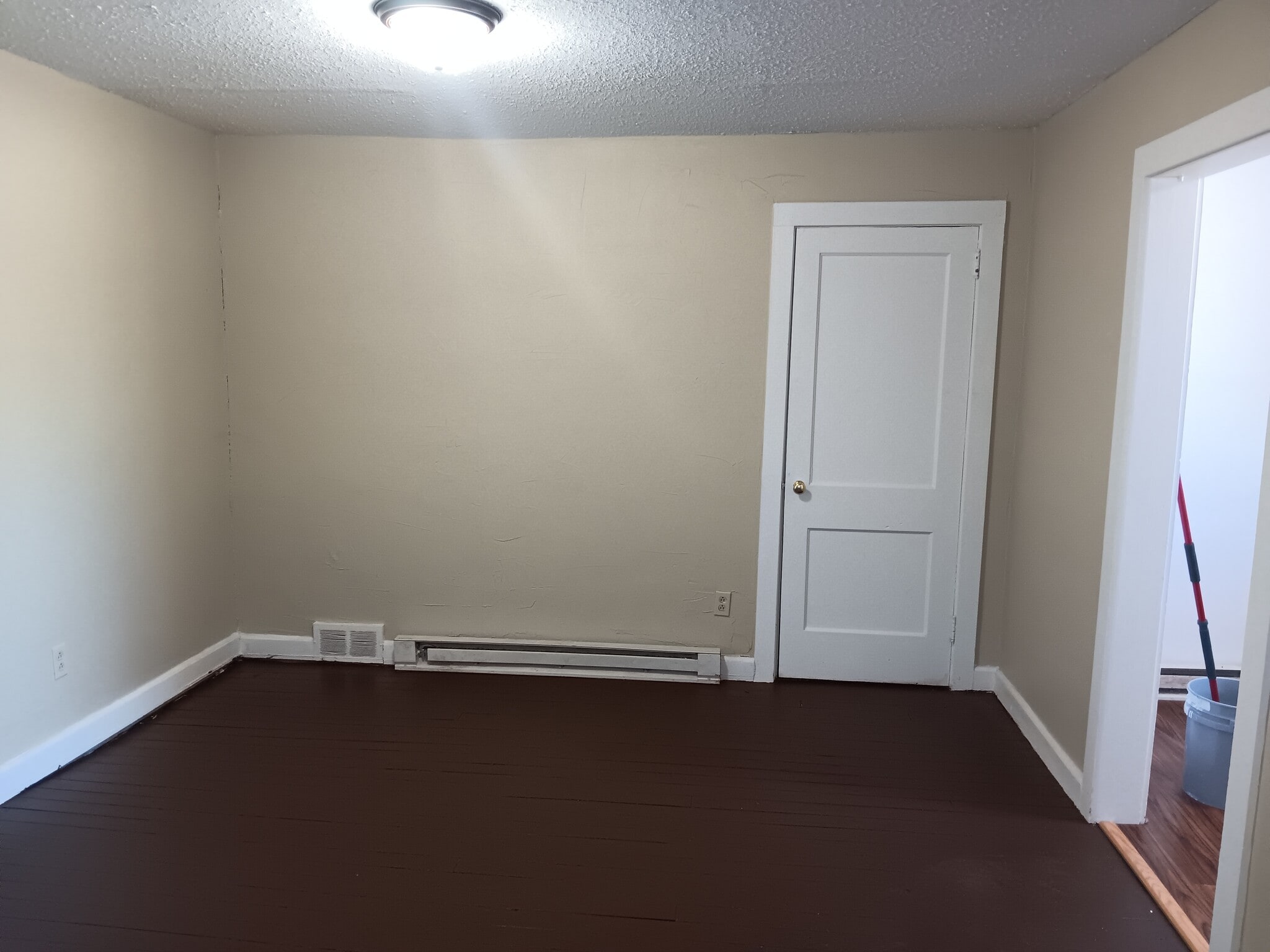 Building Photo - 3289 S Main St