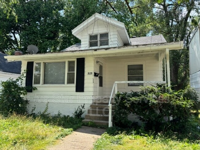 Primary Photo - 925 N 15th St
